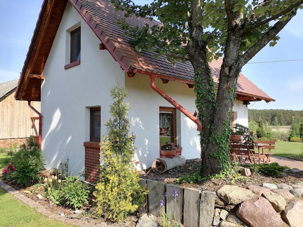 Domek Czerwony Kapturek Plocice Exterior foto