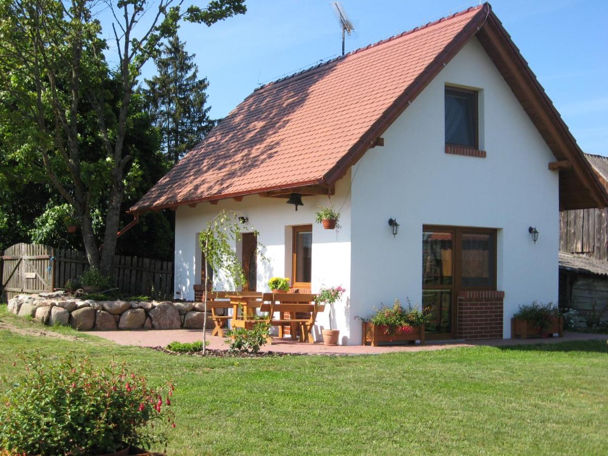 Domek Czerwony Kapturek Plocice Exterior foto