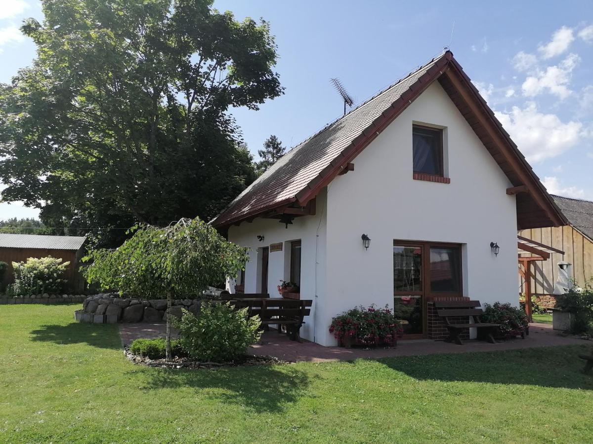 Domek Czerwony Kapturek Plocice Exterior foto