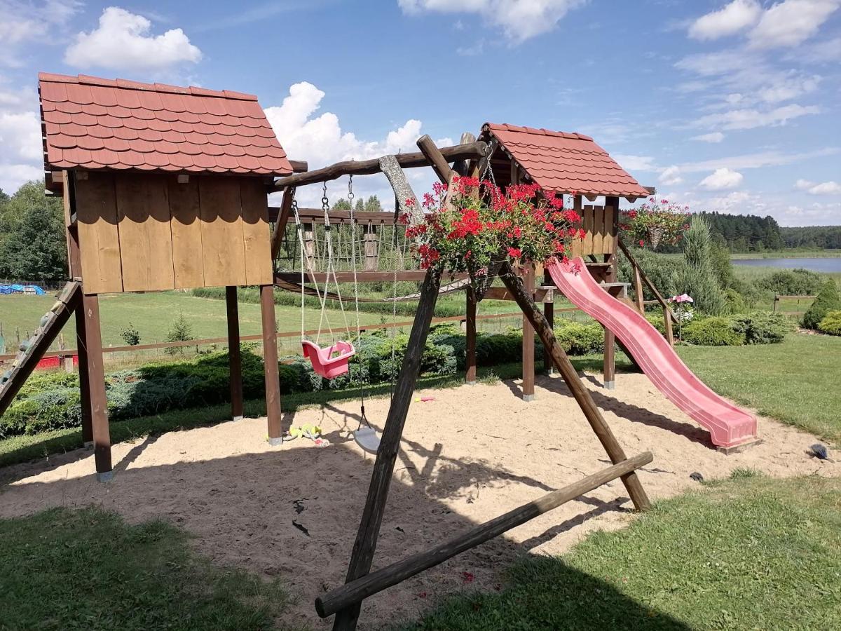 Domek Czerwony Kapturek Plocice Exterior foto